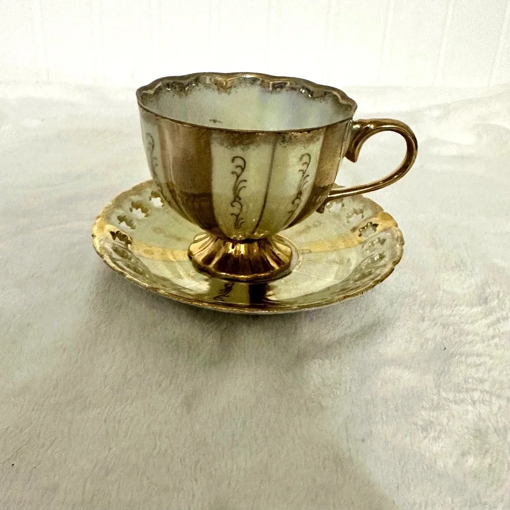 Enesco Teacup Saucer Set Vintage Gold Lusterware Japan Excellnt Reticulated Star